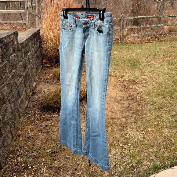 Vintage Express Stella Flare Jeans in Light Wash - Picture 4 of 7